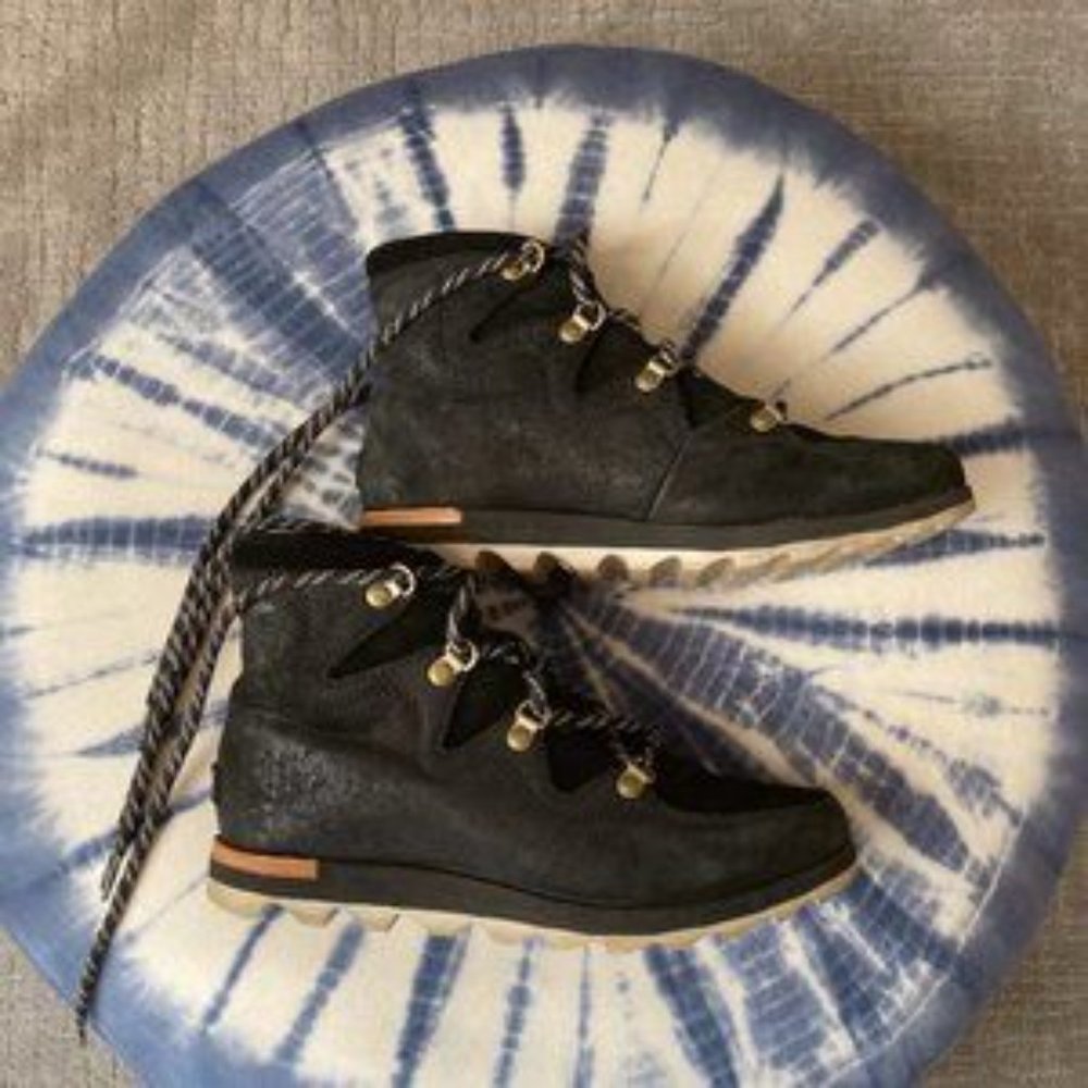 SOREL sneakchic bootie